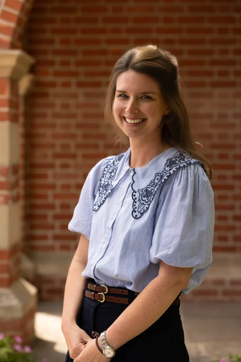 Jess Chisholm, Houseparent of Aubrey